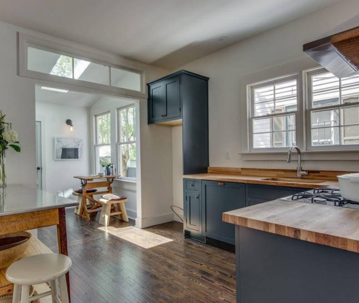 Explaining custom home building process from planning to finish